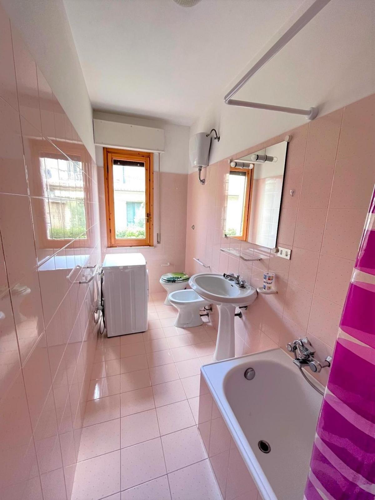 Giuly - Appartamenti Con Terrazzo In Centro A Sirolo Luaran gambar